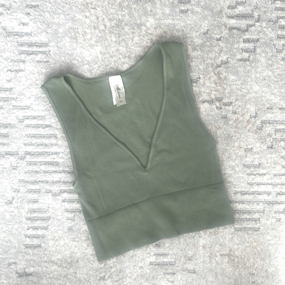 Mahina V-Neck Crop Top